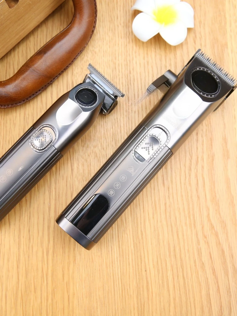Retro oil head gradual change hair clipper, electric push shears set engraving electric fader