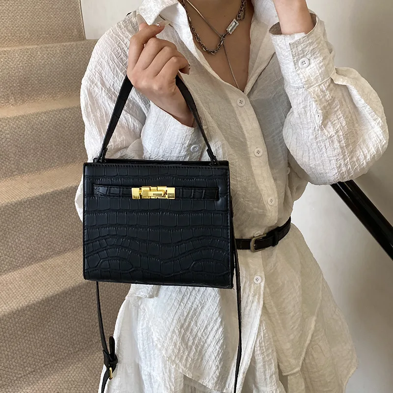 

Crocodile-Embossed Shoulder Bag for Women, Elegant Lock Closure Purse, Vintage Style Crossbody Bag, Luxurious & Chic