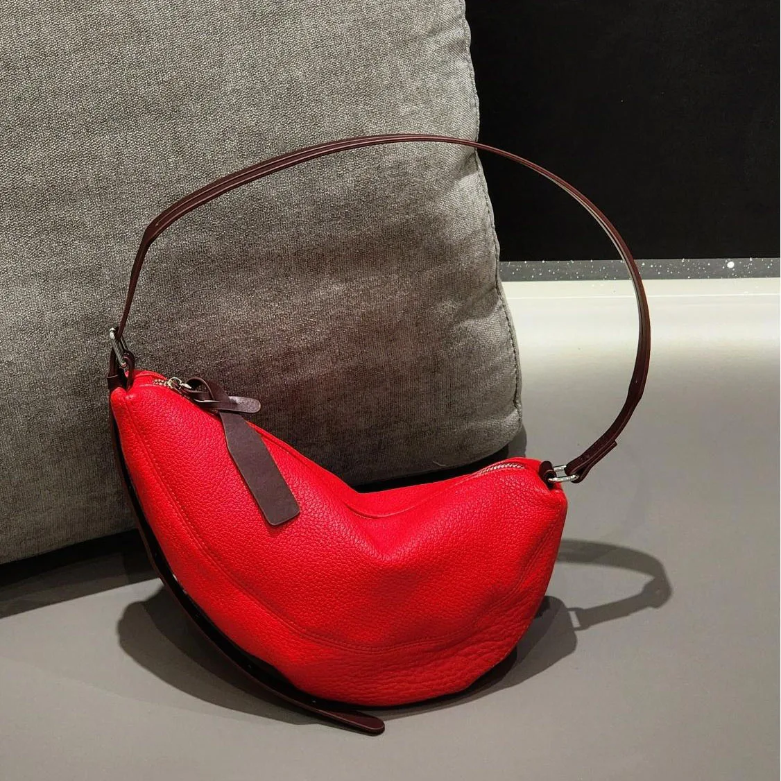 

Sheepskin horn underarm bag 2025 summer new niche design genuine leather vintage dumpling bag fashionable ladies shoulder bag