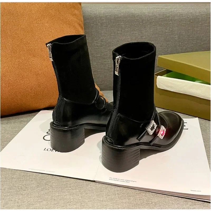 Botas cortas de tacón grueso de cabeza redonda para mujer, botas Retro versátiles a la moda, novedad de otoño e invierno, 2024