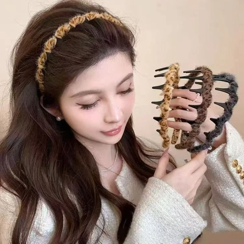 

Sweet Cool Leopard Wavy Toothed Hairband For Women With Fluffy Face Wash Hair Pressing And anti-slip Headband Hairpin Headband