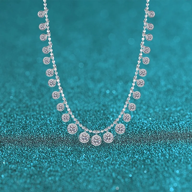 

PT950 Platinum 4.5Ct Moissanite Light Luxury Gorgeous Necklace Women's - neck focal, light luxury premium style