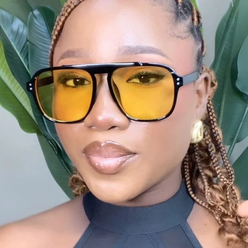Beliebte quadratische Damen-Sonnenbrille der Marke Ins, mit Nieten verziert, großer Rahmen, UV400-Schutz, Damen-Sonnenbrille für den Sommer, Oculos