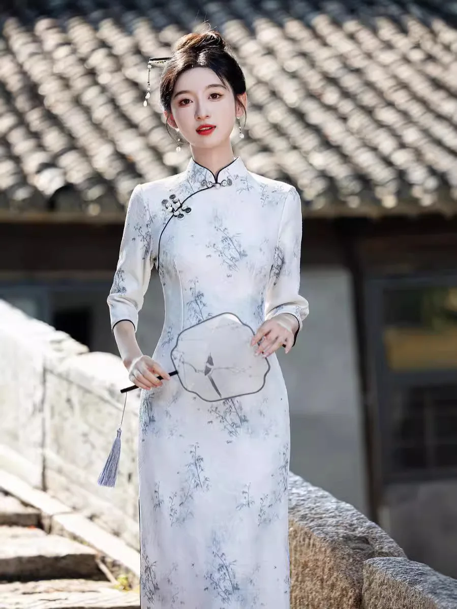 New Chinese Style Improved Pink Cheongsam Dress for Autumn Winter 2024 New Double-layer Embroidery Flower Jacquard Design Qipao