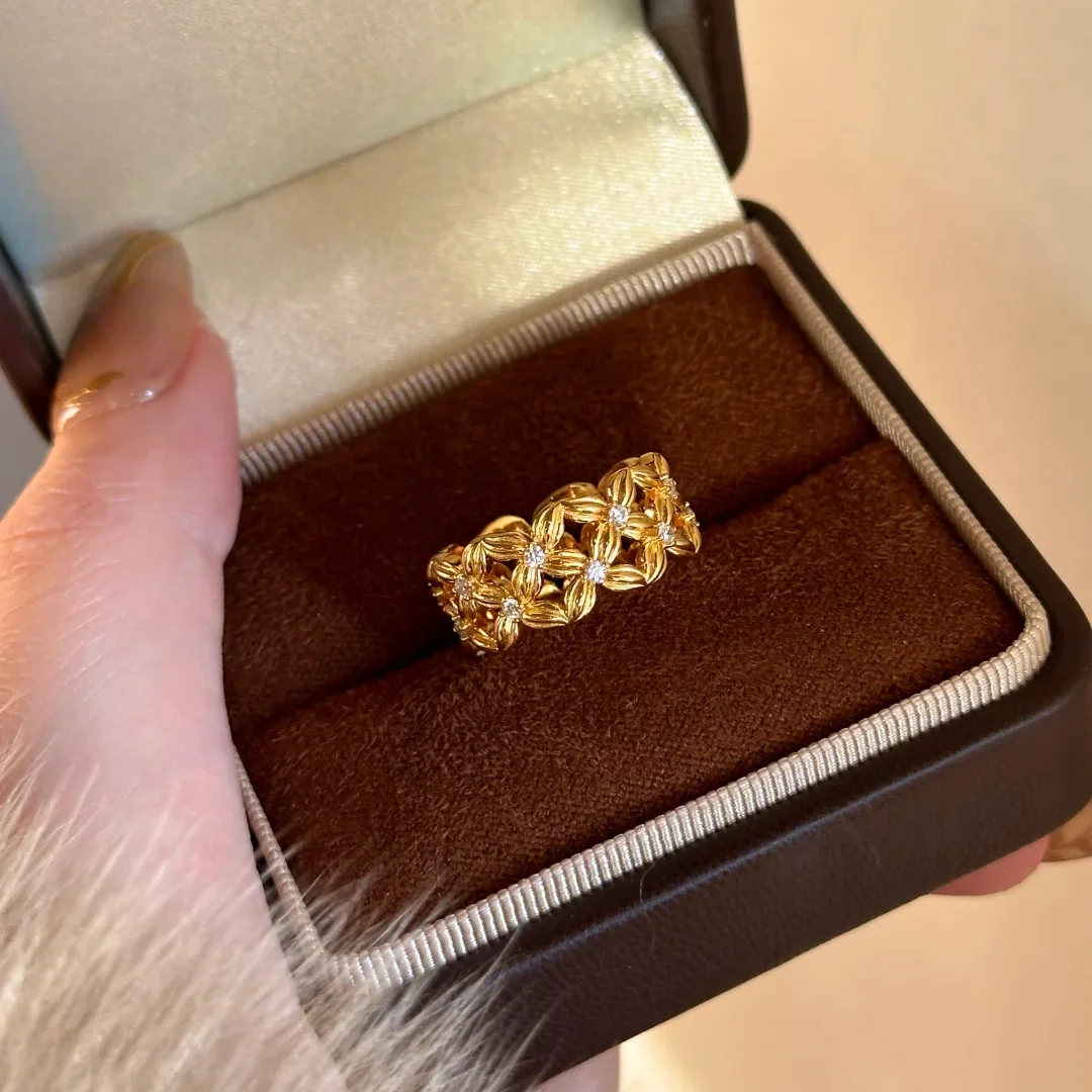 

New European and American Vintage Hollowed Out Diamond Inlaid Ring with Light Luxury and Noble Diamond Grid Ring for Women
