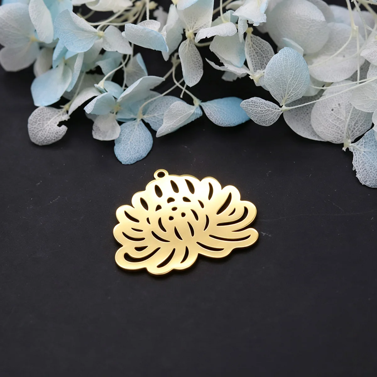 3pcs Lotus Flower Stainless Steel Charms, Water Lily Blossom‑Shaped Dangle Pendants for Handmade Earrings Bracelets Necklace DIY