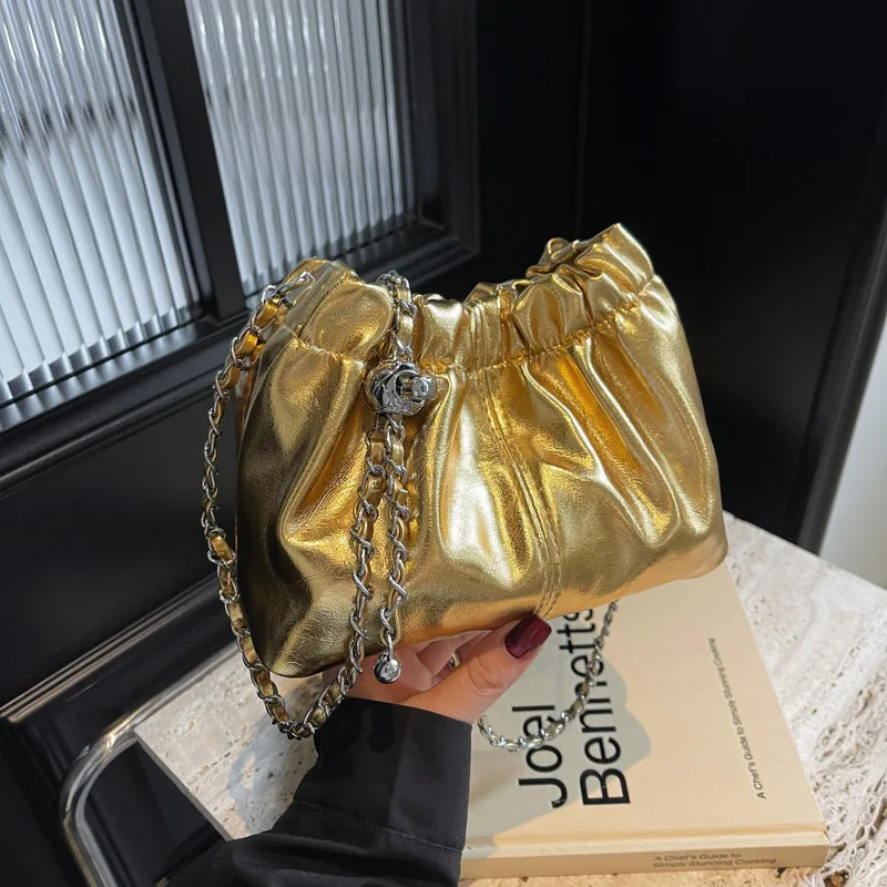 New Fashion Fold Bucket Shoulder Bag For Women Luxury Desinger Bright Surface PU Leather Chcin Crossbody Bag Hand-hold Purpe