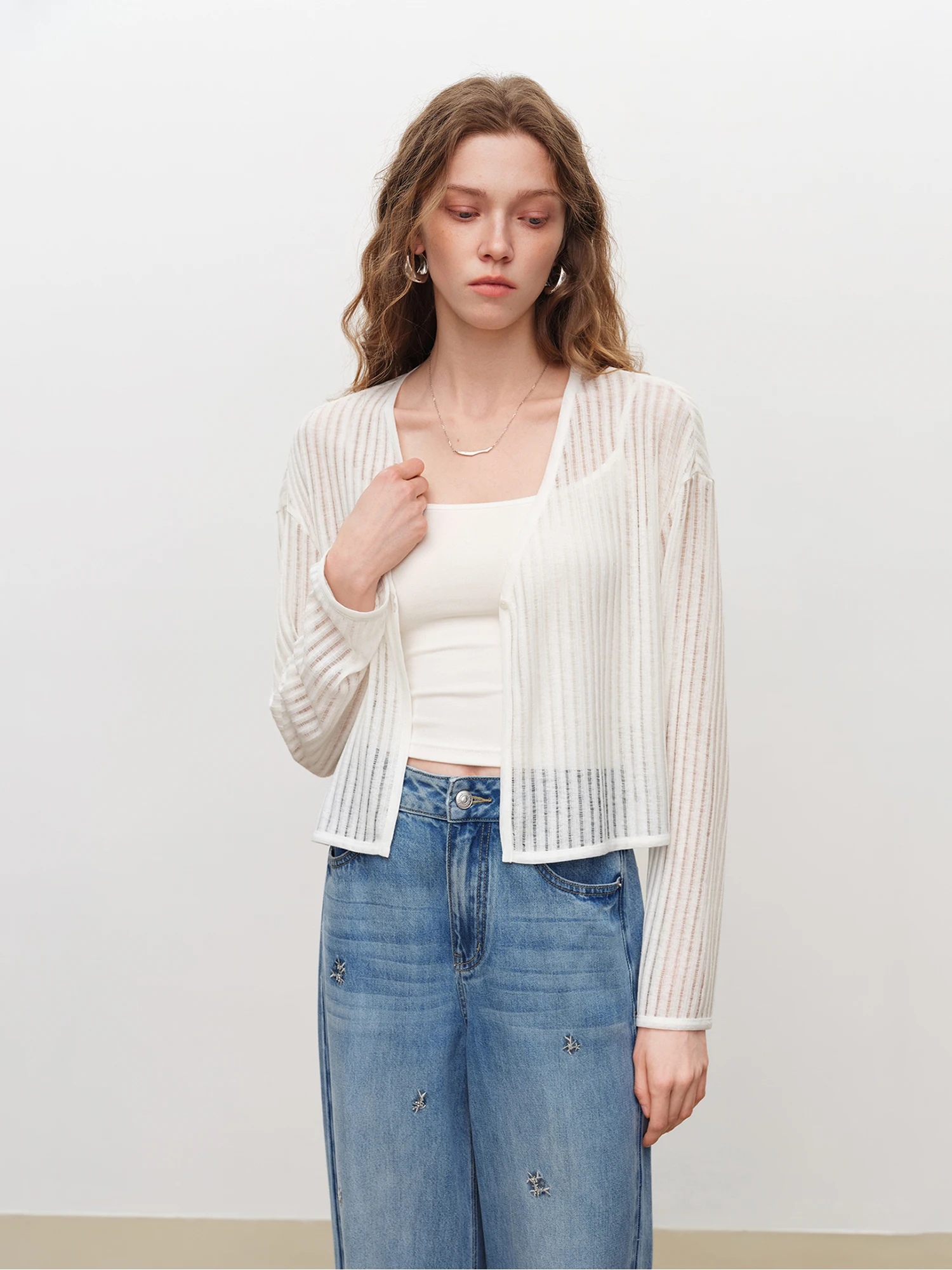 Ziqiao Airy Cut-out V-neck Cropped Cardigan - Image 5