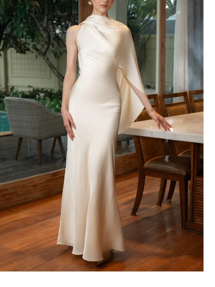 Abiti 2025 Donna Temperamento Abito da sera in raso Abito lungo sexy francese Backless Tinta unita Elegante Abiti alla moda Moda