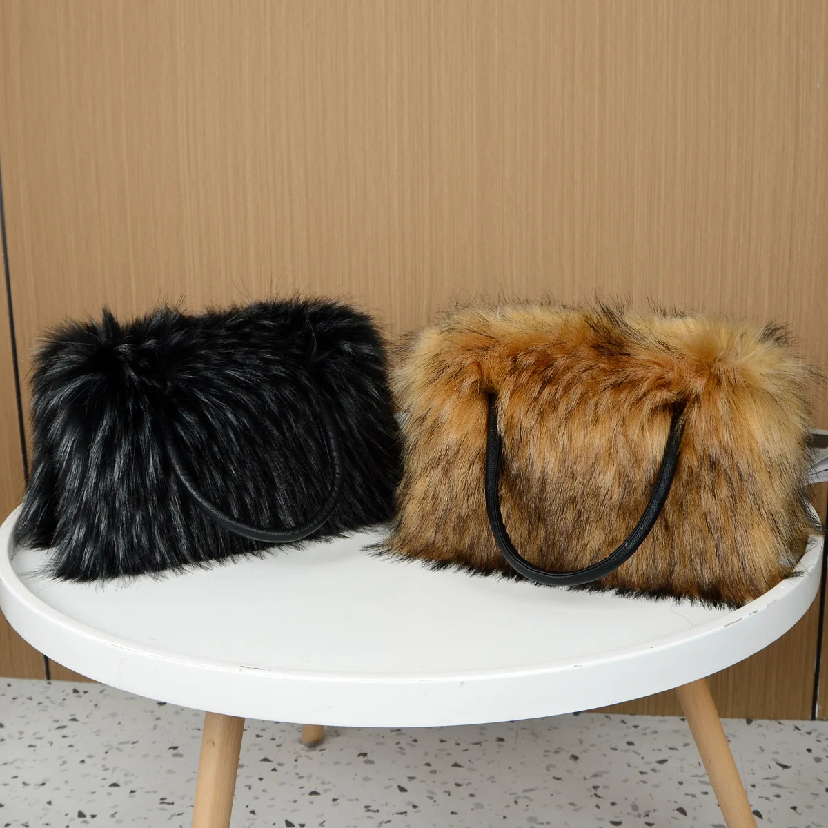 2024 New Raccoon Fur Bags Women Fashion Portable Faux Fur Handbags Winter Soft Warm Bag Girls Fluffy Large Capacity Tote Purse