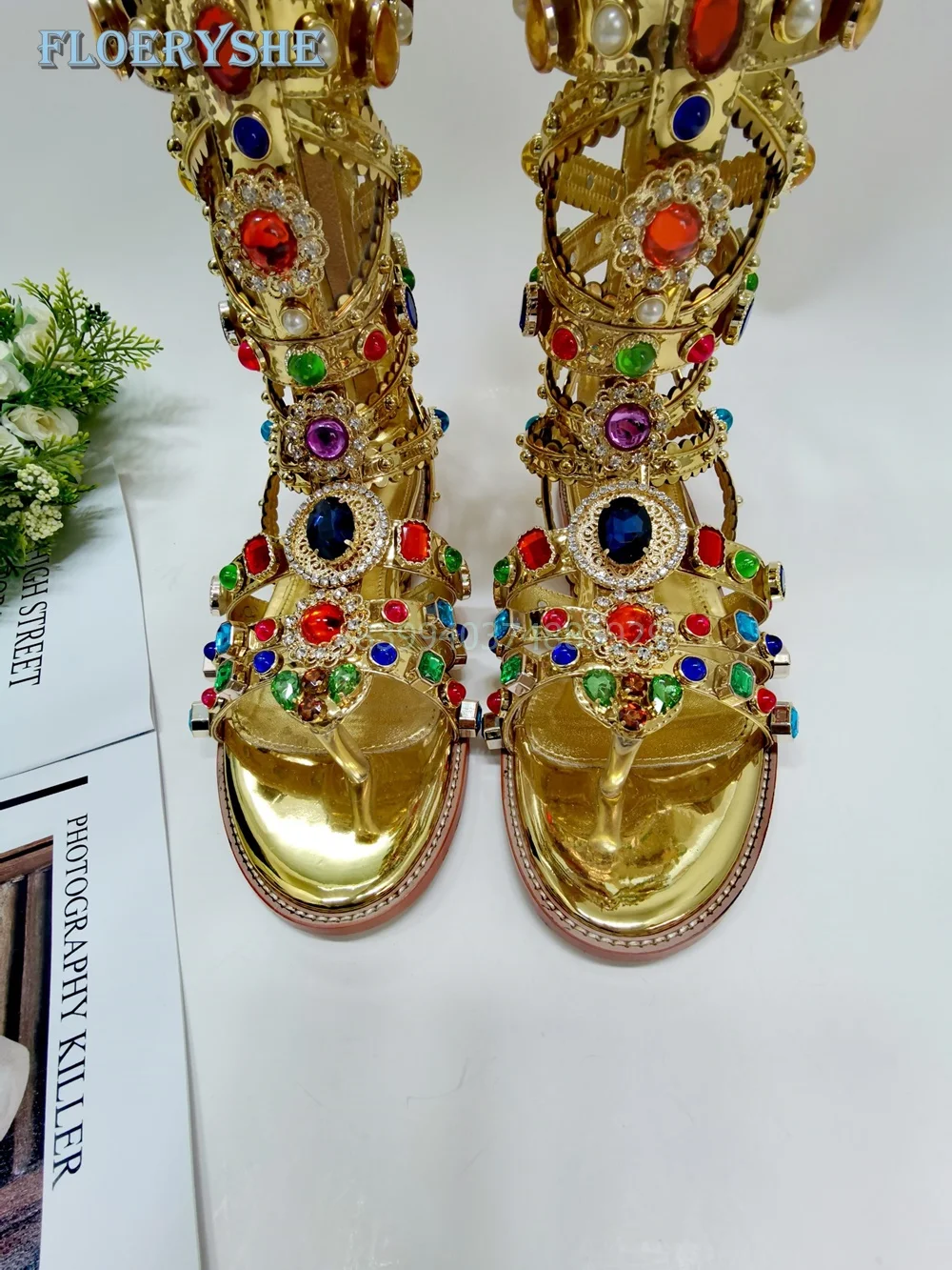 Rhinestone Luxury Sandals Hollow Split Toes Women Summers Boots Zip Gold Cat Walk 2024 New Arrivla Niche Round Toe Flats Fashion