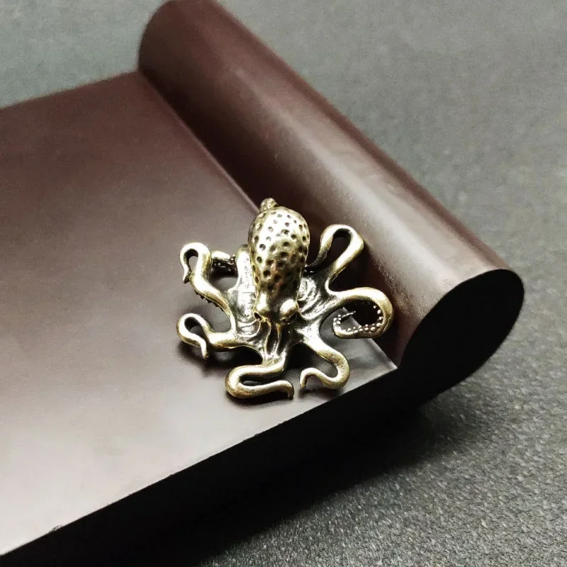 Brass Octopus Home Decoration Antique Copper Animal Figurines Miniatures Desk Ornament Accessories Creative Table Tea Pets Craft