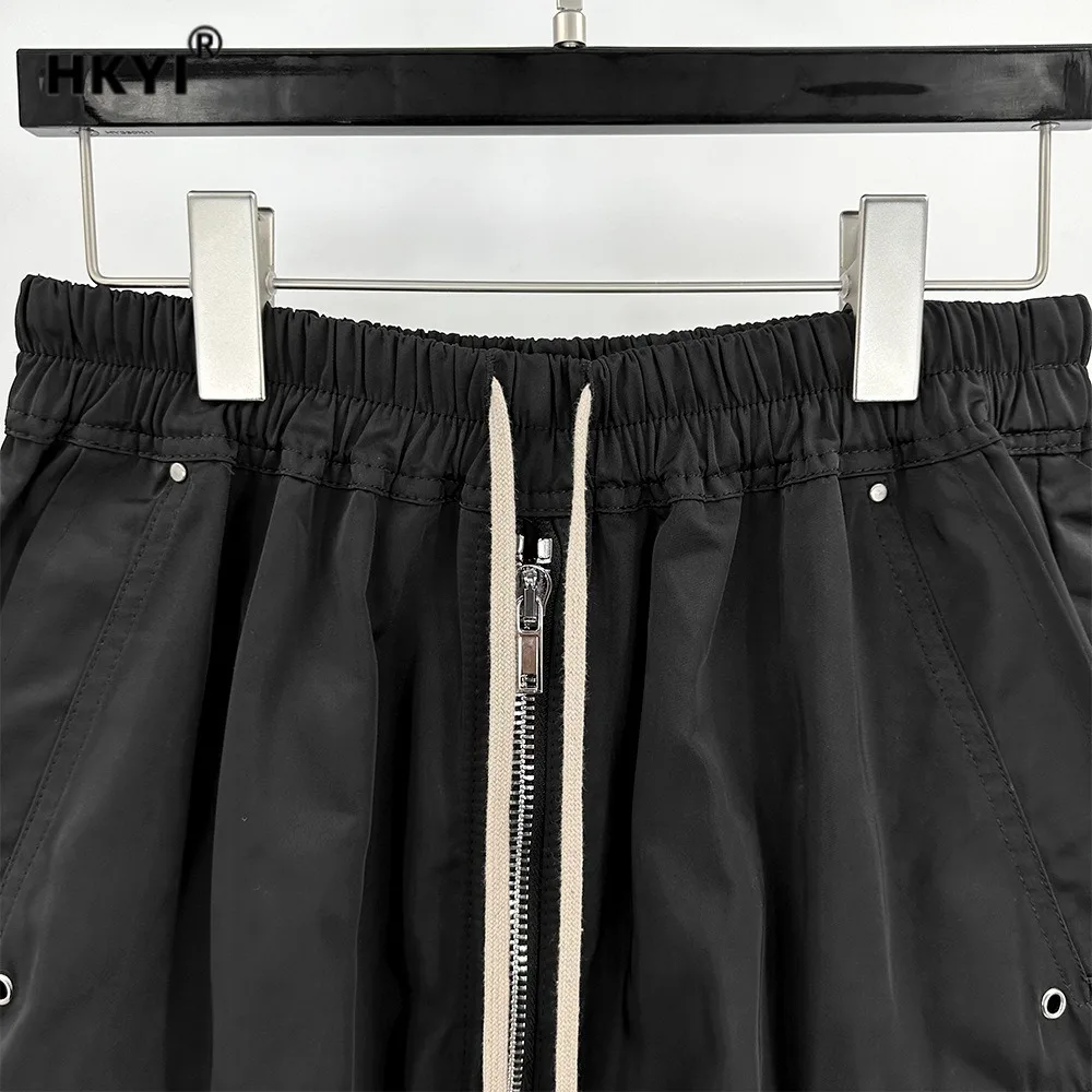HKYI Men's dark multi pocket zipper design loose high street workwear shorts