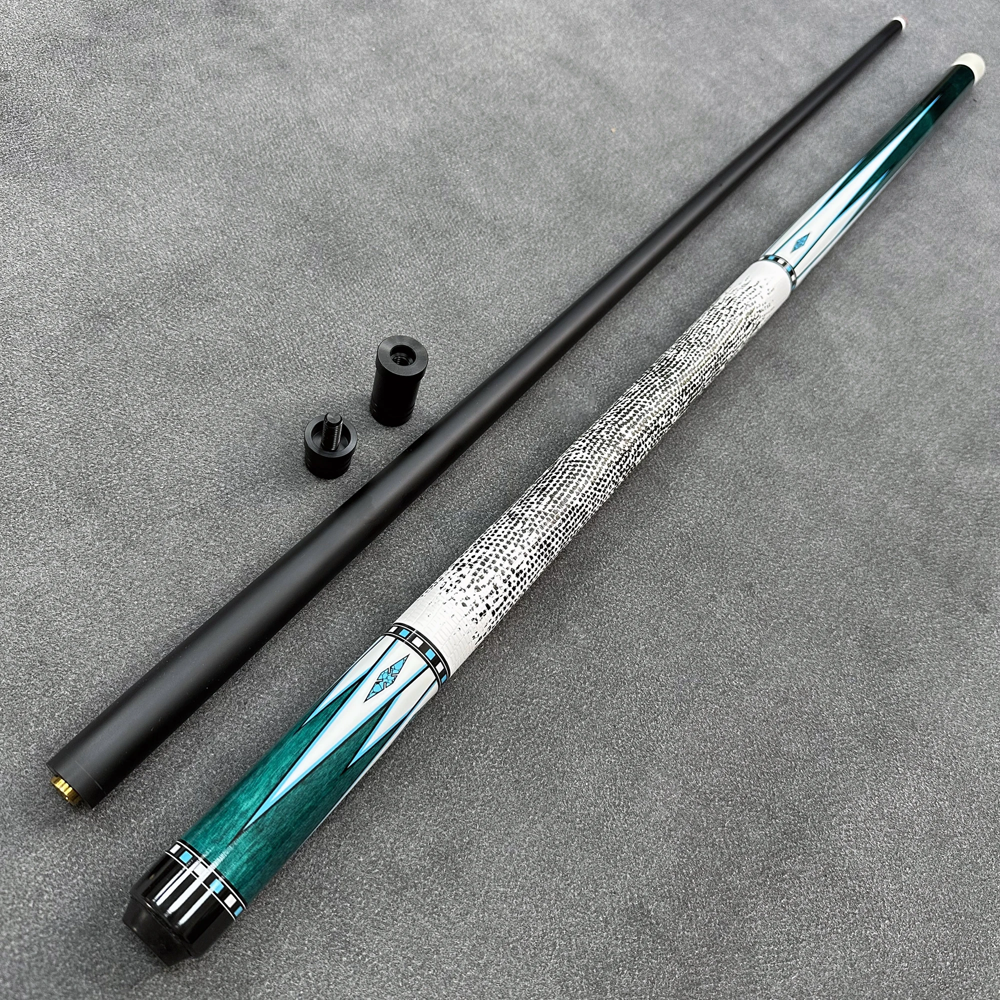 Professional billiard cue,with a tip diameter of 12mm and a shaft length of 146CM,featuring a central interface protection cover