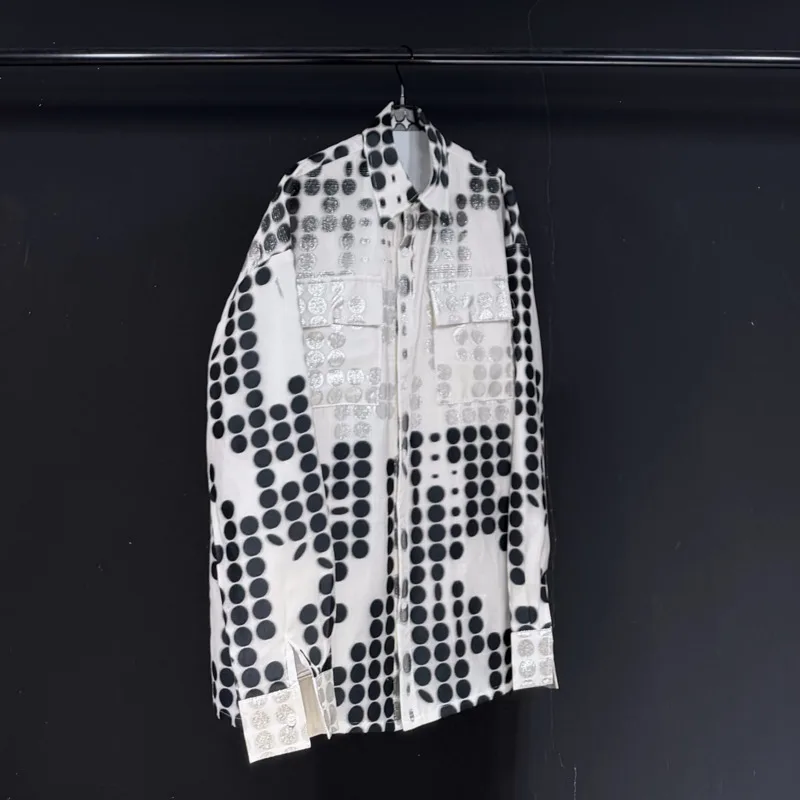 เสื้อเชิ้ตแขนยาวลายจุดสไตล์สตรีทแฟชั่นสำหรับผู้ชาย รุ่นใหม่ล่าสุด ฤดูใบไม้ผลิ/ฤดูใบไม้ร่วง ดีไซน์เก๋ไก๋ ทันสมัย คอปกพับได้ สไตล์ลำลอง รุ่น W12812