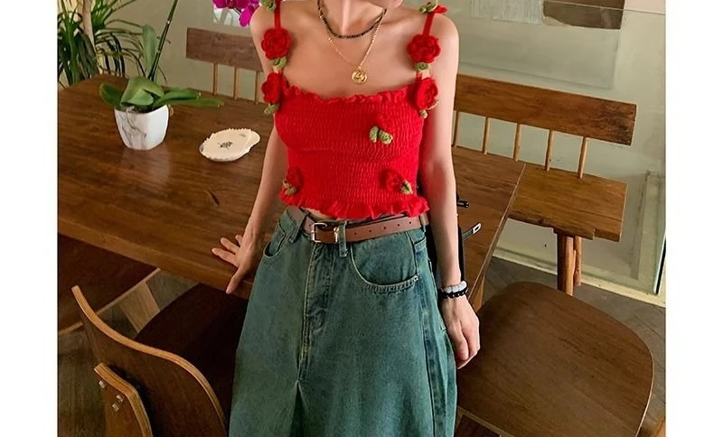 

2026 Vintage Red Camisole Vest Women's Summer New Slim Fit and Slimming Short Top