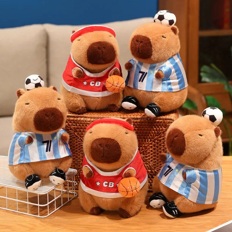 Kawaii capivara futebol basquete roupas esportivas animais de pelúcia travesseiro bonito adorável simulação natal presente do dia das bruxas decoração