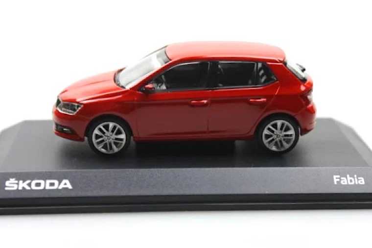 Skoda Fabia รถของเล่นสำหรับสะสมโมเดลเหล็กหล่อ1:43 2015