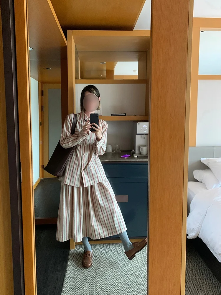 

MONARTW Комплект из хлопковой рубашки и юбки миди в винтажном стиле для женщин, в полоску, модная коллекция весна-осень, стандартная длина рукава