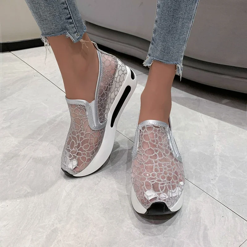 Women\'s Single Shoes Spring New Net Cloth Embroidered Matching Color Oxford Shoes Comfortable Breathable Increase Casual Shoes