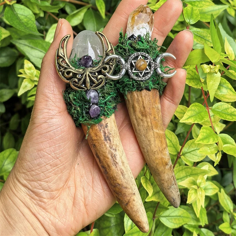 Natural Crystal Pillar Shaman Deer Horn Ornament With Retro Moon Design Handmade Altar Decoration For Witchcraft Home Decor