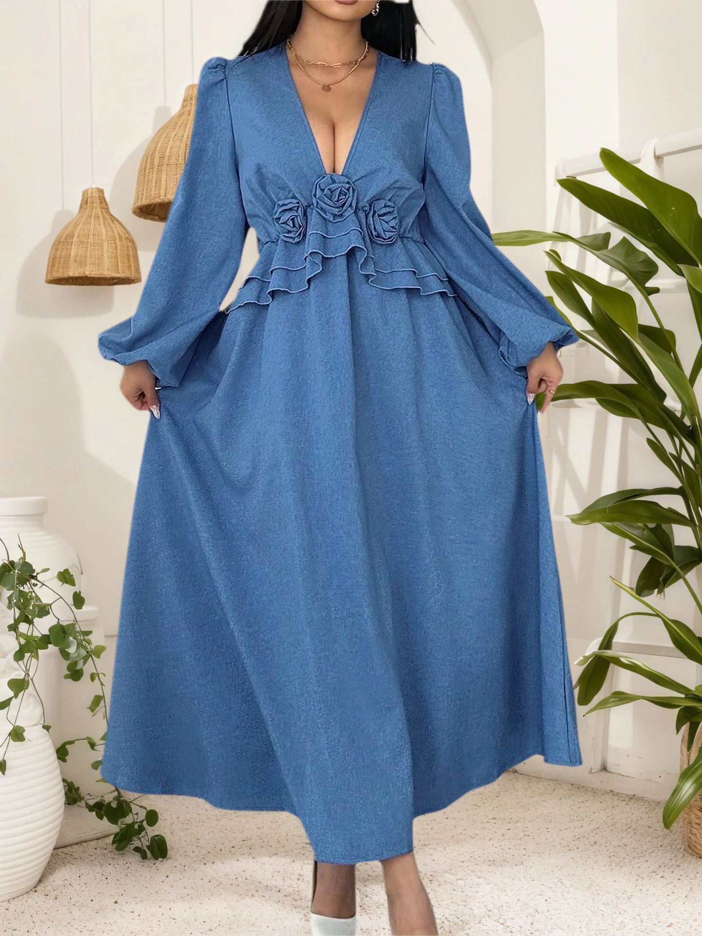 เดรสยาวผู้หญิงฤดูใบไม้ผลิ 2026 ดีไซน์หรูหรา สีฟ้า แขนยาว คอวี ลายดอกไม้ ทรงหลวม สไตล์ลำลอง ไซส์พลัส สำหรับใส่ในชีวิตประจำวัน