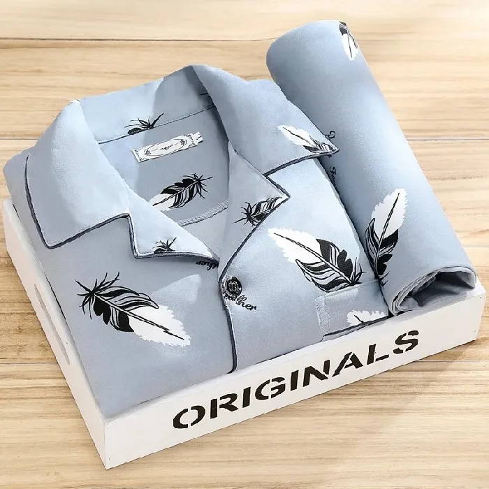Men's cardigan gray feather
