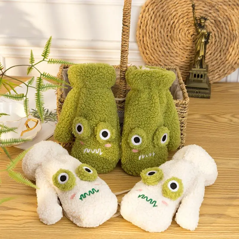 Winter New Women\'s Cartoon Frog Embroidery with Thick Velvet Hanging Neck Bag Finger Warmth Gloves Apparel Accessories