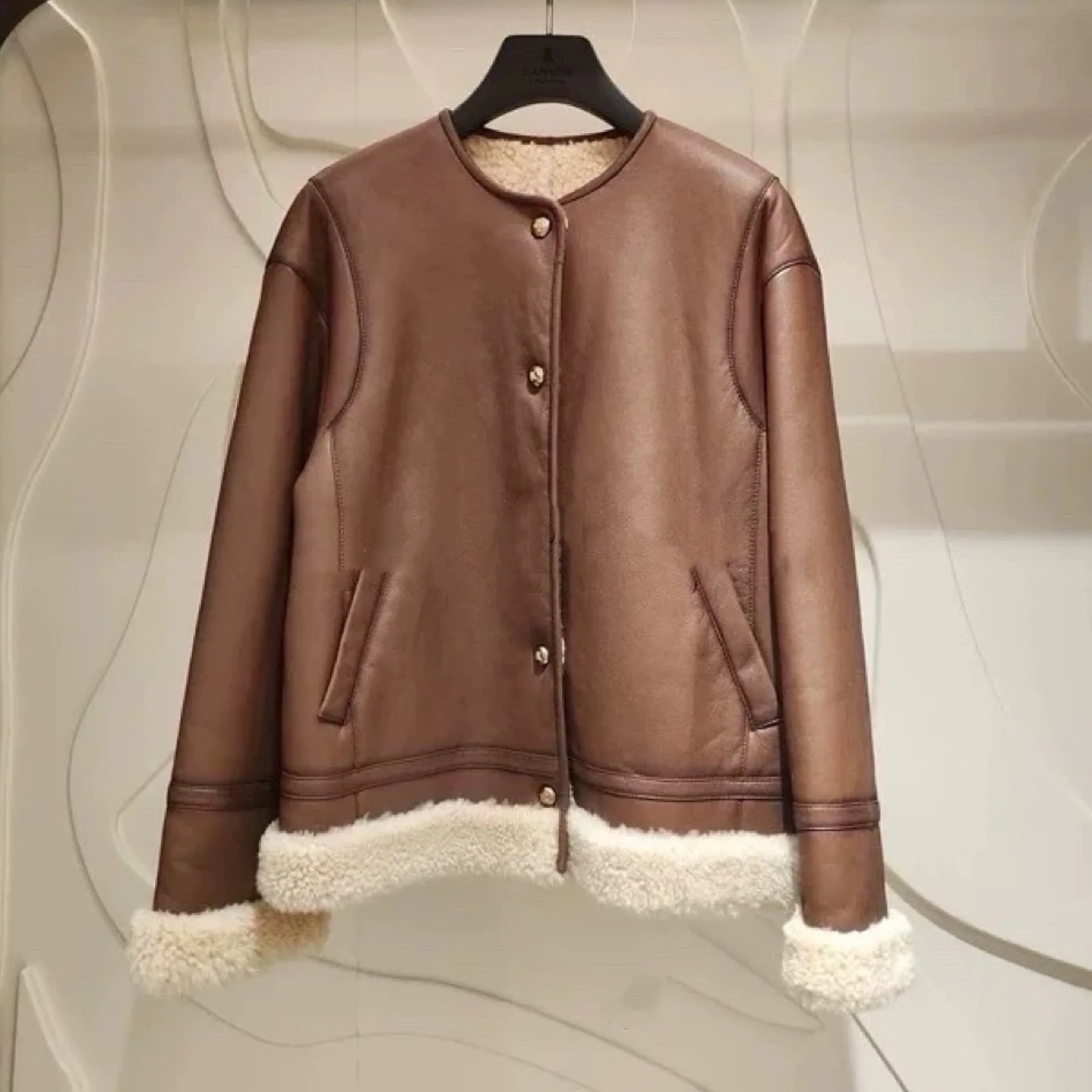 LNVIN round Ne Lamb Fur ort Jaet Faionable Splicing Design Inteated Leather And Fur Warmth Thi Winter Coat