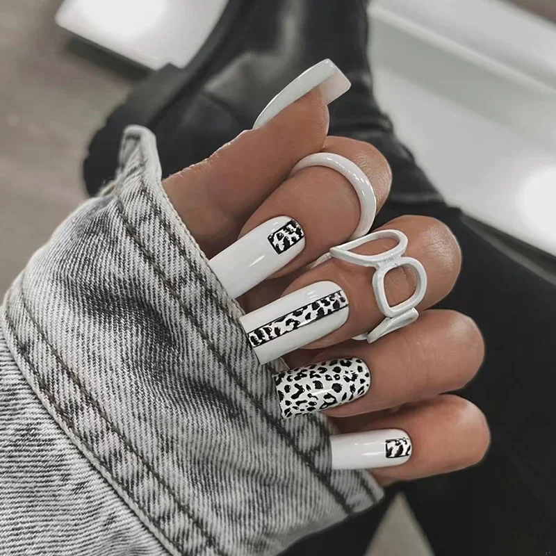 24 Stuks Korte Vierkante Luipaardprint Nep Nagel Set Zoete Cool Afneembare Kunstnagels Franse Druk op Acryl Nagel Tip voor Spice Girl