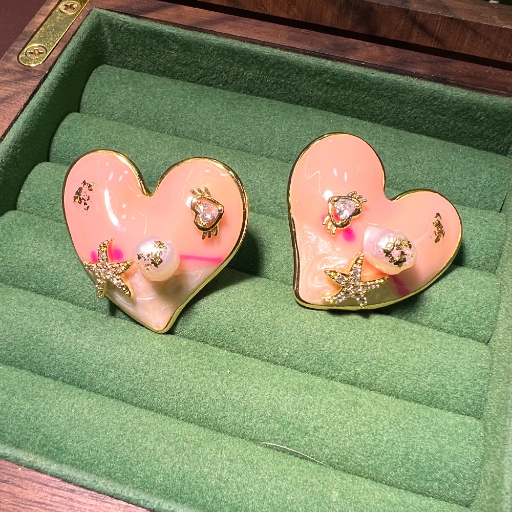Oil painting love natural pearl golden sand stud earrings, copper-plated real gold niche design marine high-end earrings