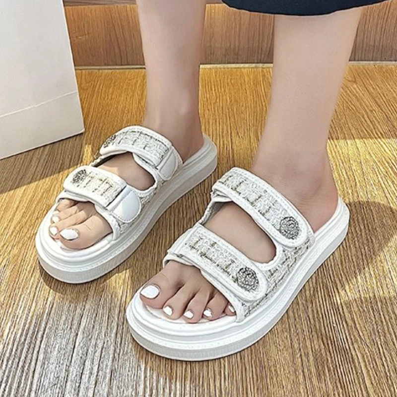 2023 Hot Sale Women Sandals Summer New Flat British Wind Embroidery Thick-soled Casual Roman Designer Shoes Platform Sandals