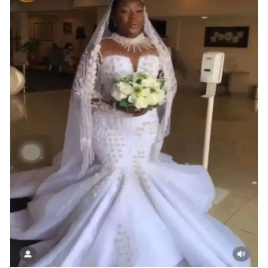 Suknie ślubne w stylu syreny, afrykańskie, skromne, szyte na miarę, z długim rękawem, zdobione kryształkami, z wysokim dekoltem, aplikacje z koronki.