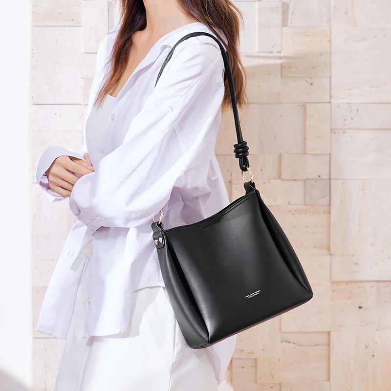 Semir Bag Bucket Bag Women 2024 New Simple Commuter Shoulder Bag Casual Style Handbag Large Capacity Women Bag