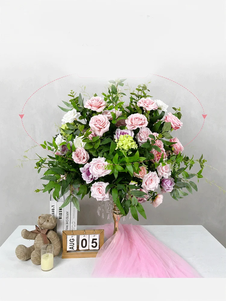 Luxuriöse künstliche rosa Rosen- und grüne Pflanzen-Blumenkugel als Tischdekoration für Hochzeiten und Events, als Wegleiter und Requisiten für Blumenarrangements. – Detail 5