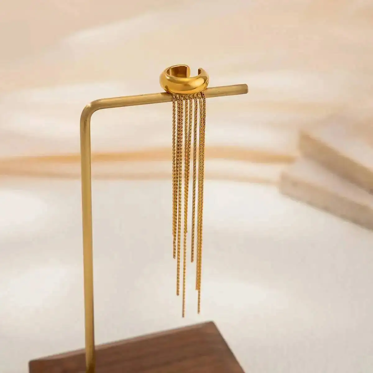 

Lacteo 2026 Trendy Luxury 18K Gold Plated Stainless Steel Tassel Ear Clip Women Smooth Non Piercing Earring Waterproof Jewelry