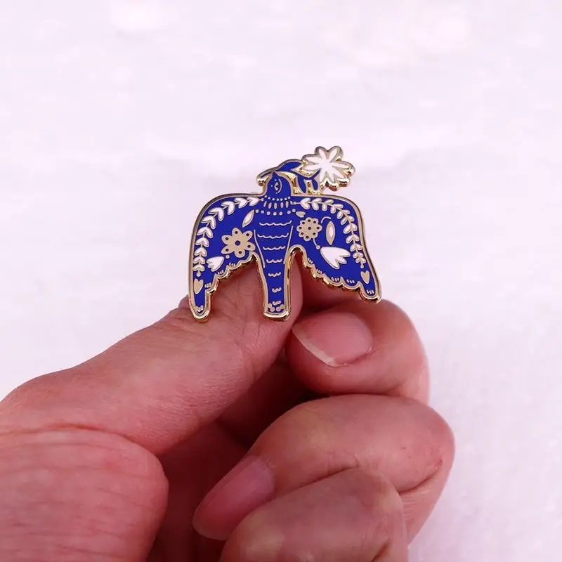Blue Swallow Badge Bird Art Enamel Pin Morgana Brooch Backpack Decor Cute Collectible Christmas Jewelry Gift