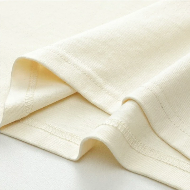 تي شيرت نسائي جديد بأكمام طويلة لعام 2025 تي شيرت نسائي غير رسمي 230 جرام ملابس علوية نسائية أساسية باللون الأبيض والأسود