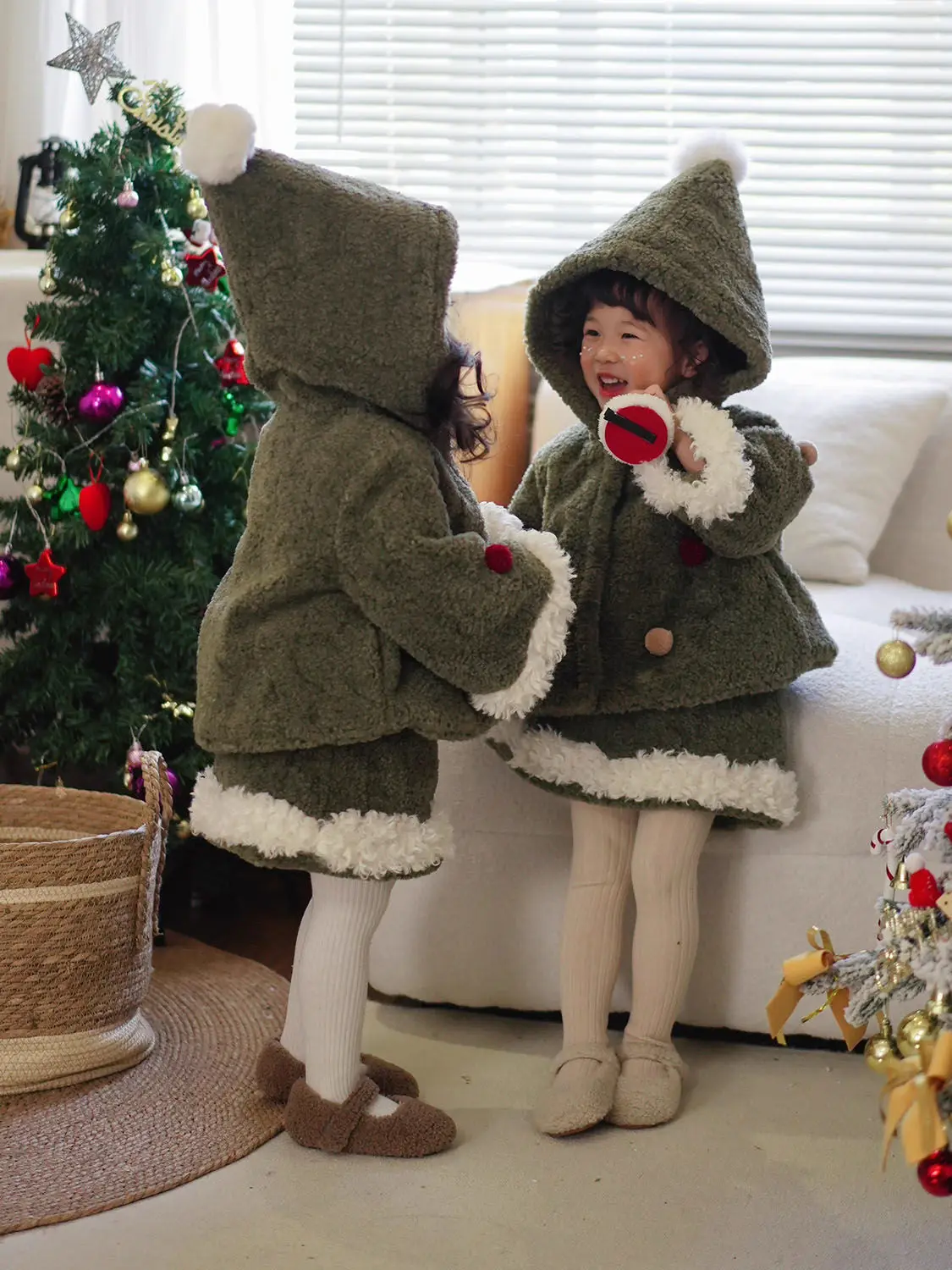 

Kids Girls 2pcs Clothes Sets Winter Children Christmas Warm Thick Princess Hooded Coat Outwear+Short Skirt New Year Elegant Suit