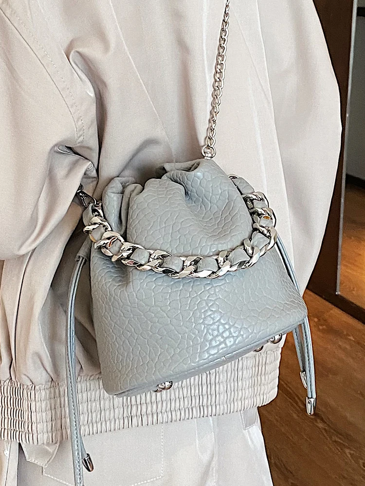 Fashion Chains Handle Bucket Bags 2023 New Popular Pu Leather Drawstring Single Shoulder Bag Versatile Women Crossbody Bag