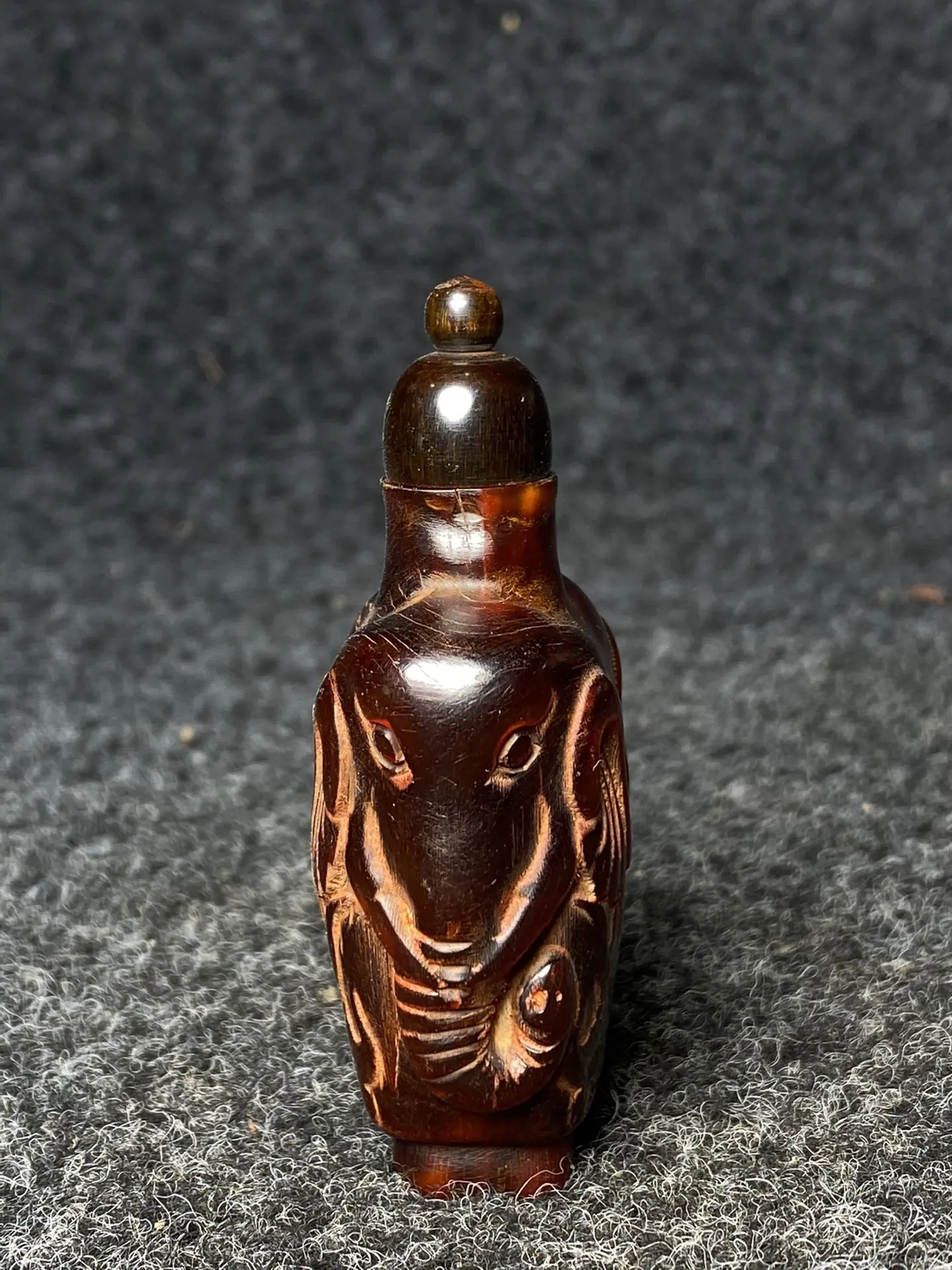 Chinese natural horn two-sided carving animal head snuff bottle decoration