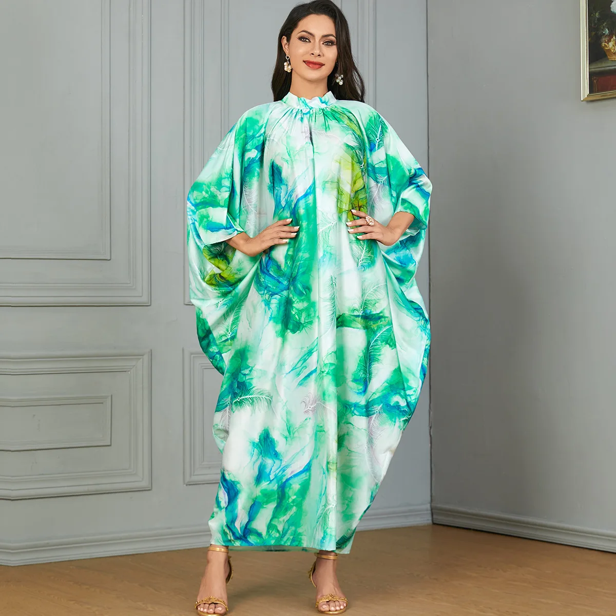 

European and American Style Fashionable Printed Batwing Sleeve Dress. A New Style Muslim Women's Long Dress From Saudi Arabia.