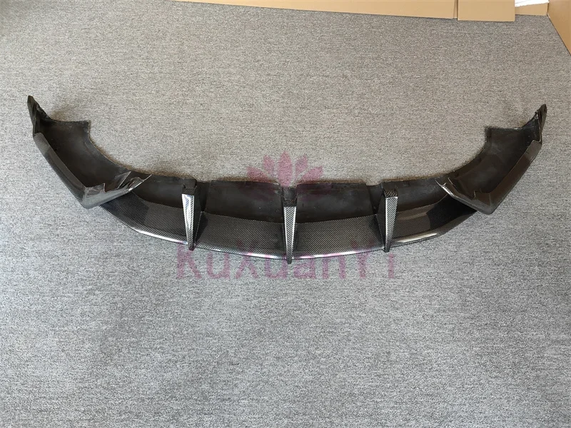 

LANOUT для Lamborghini Urus SUV, комплект кузова в стиле TC, верхний слой передней планки из углеродного волокна