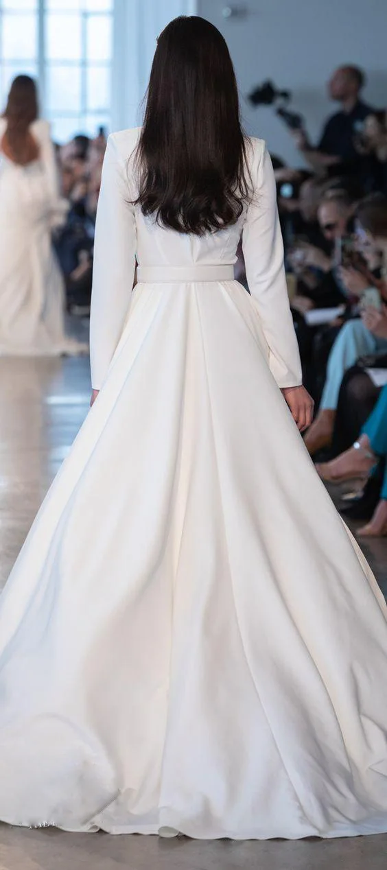 2025 الخريف والشتاء موضة جديدة المرأة مزاجه جديد الدانتيل الحواف بذلة الدانتيل متابعة طويلة الأكمام خندق معطف وهمية قطعتين