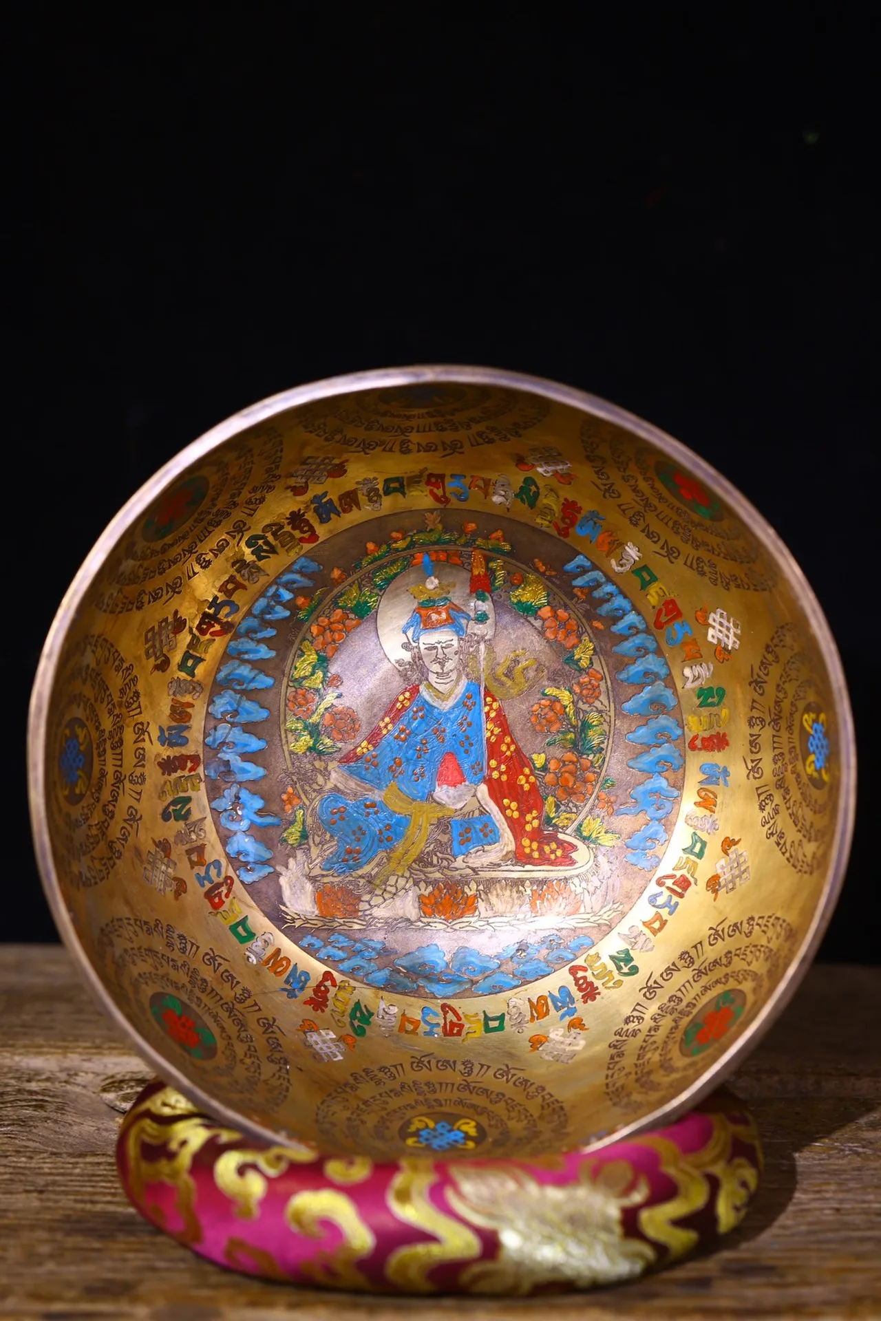 

9"Tibetan Temple Collection Old Bronze Gilding Painted Padmasambhava Buddhist Music Bowl Chanting Bowl Amulet Worship Hall