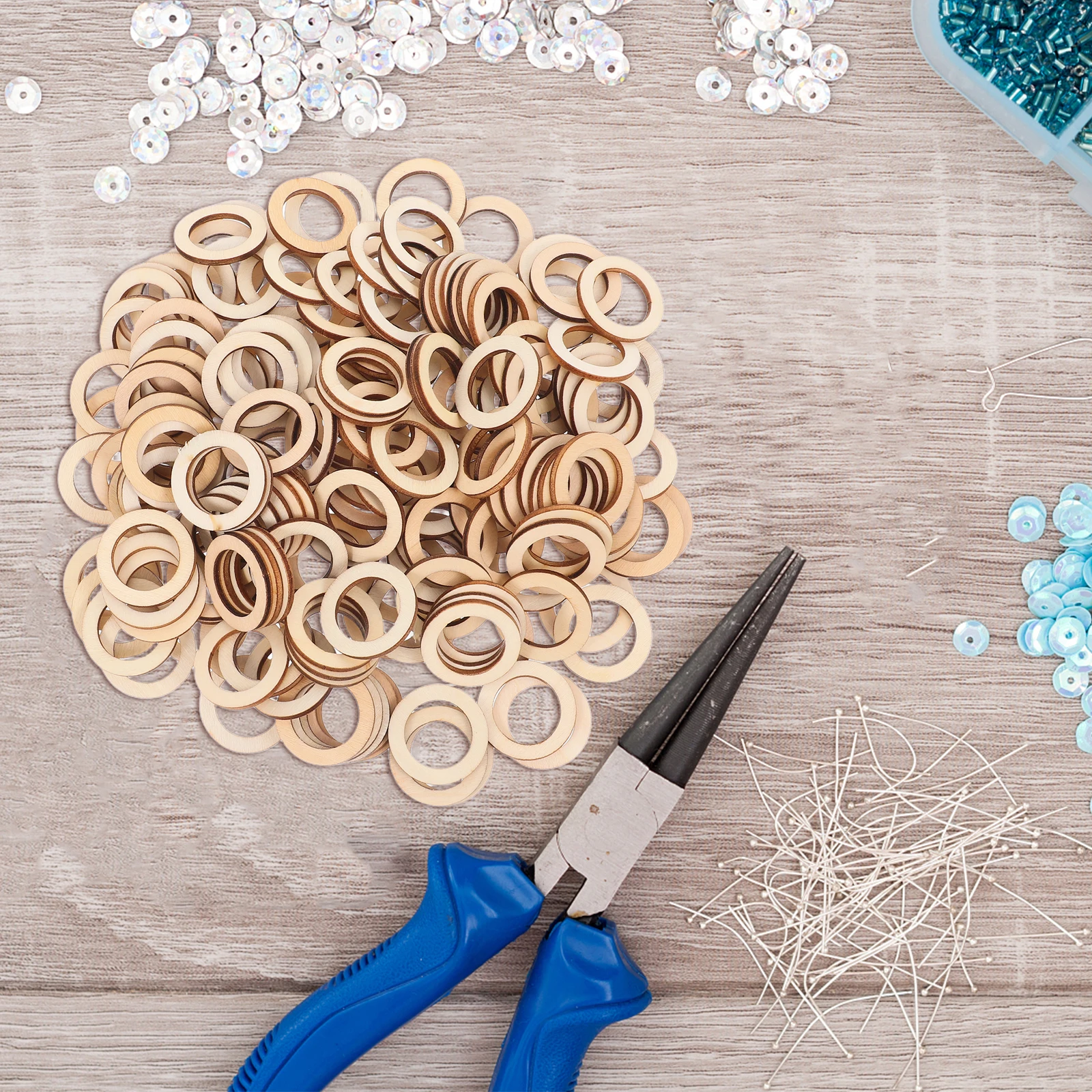 

200Pcs Round Wooden Circle Embellishments Natural Wood Color 3Cm DIY Craft Decor Scrapbooking Tags Wedding Christmas Art