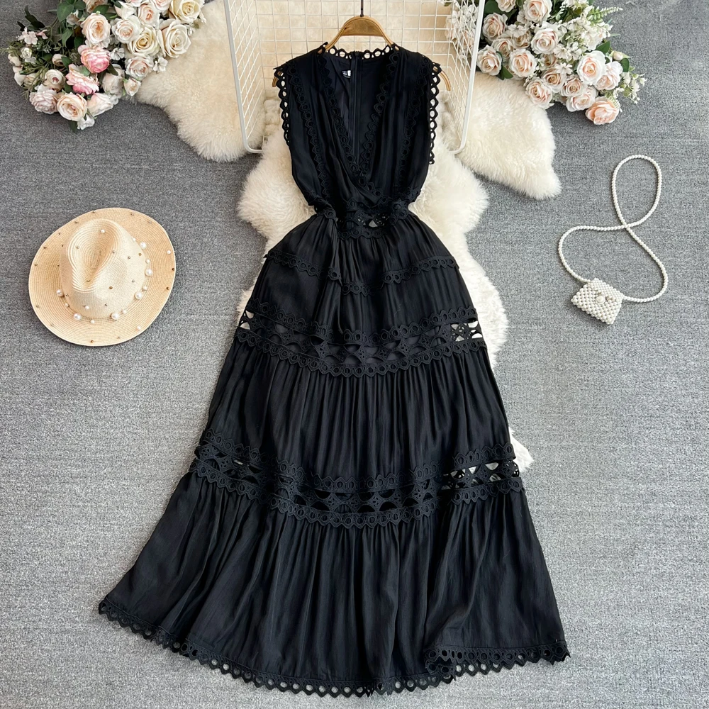 2024 Summer French Retro Palace Style Hollow Out Sexy Embroidered V-neck Waist Waist Slim Sleeveless Ruffle Edge Long Dress