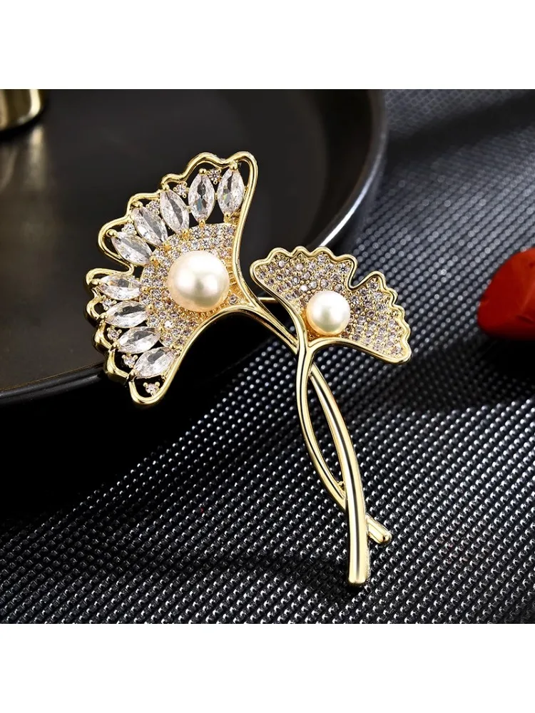 بروش الجنكة بيلوبا من لؤلؤ المياه العذبة الطبيعي المطلي بالذهب الحقيقي، بدلة نسائية راقية