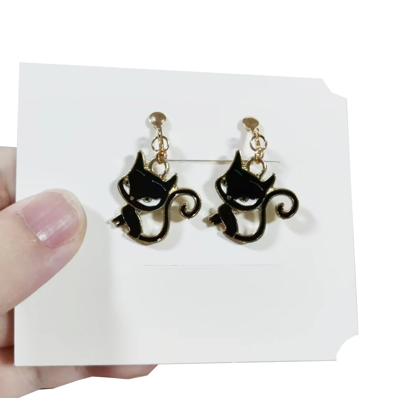 New Cartoon Cat Ear Clip Vitality Girl Cute Fashion Personality Earless Piercing Earrings 2024 Girls Korean Temperament Ear Clip