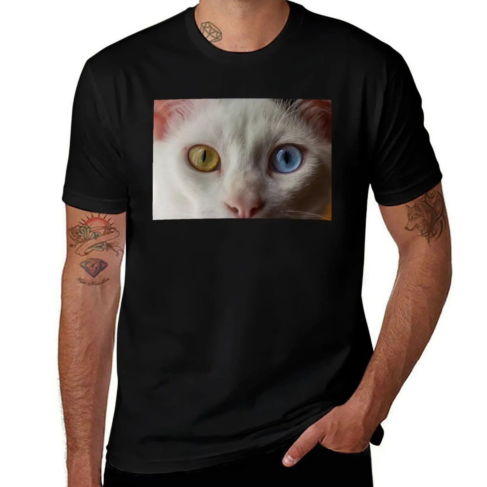 

Heterochromia T-Shirt anime tshirt Luxury man oversizeds mens white t shirts